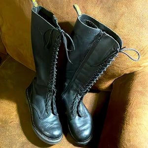 RARE FIND- Ladies sz 7 Doc Marten knee high boots with zipper